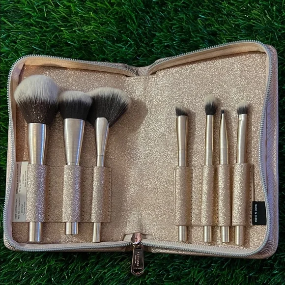 Sephora Makeup Brush Set with Case - Picture 2 of 7